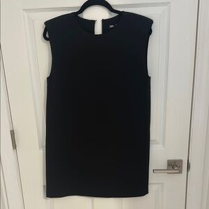 Elegant Black Sleeveless padded shoulders Dress